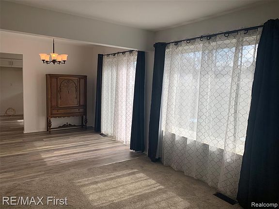 5th image of 22814 Shoreview Ct