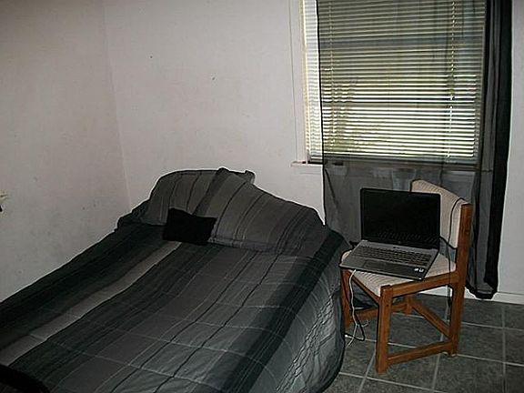 2nd image of 4012 Lakewood Dr