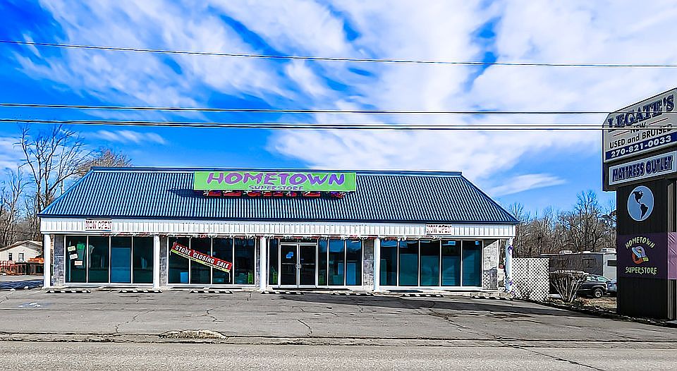 2nd image of 2112 S Main St