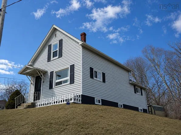6 Chestnut St, Trenton, NS B0K 1X0