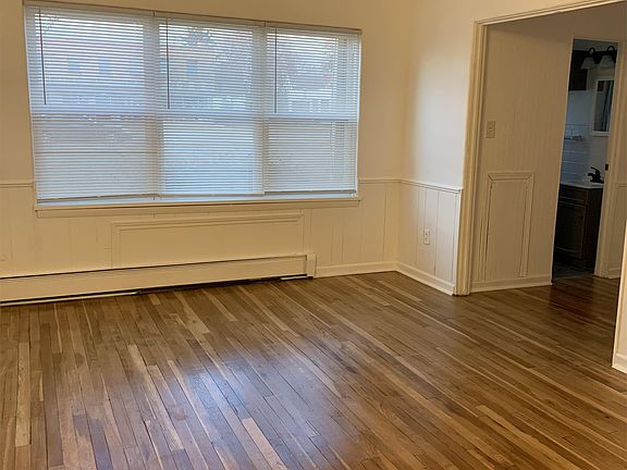 5th image of 1308 Mishawaka Ave APT 1