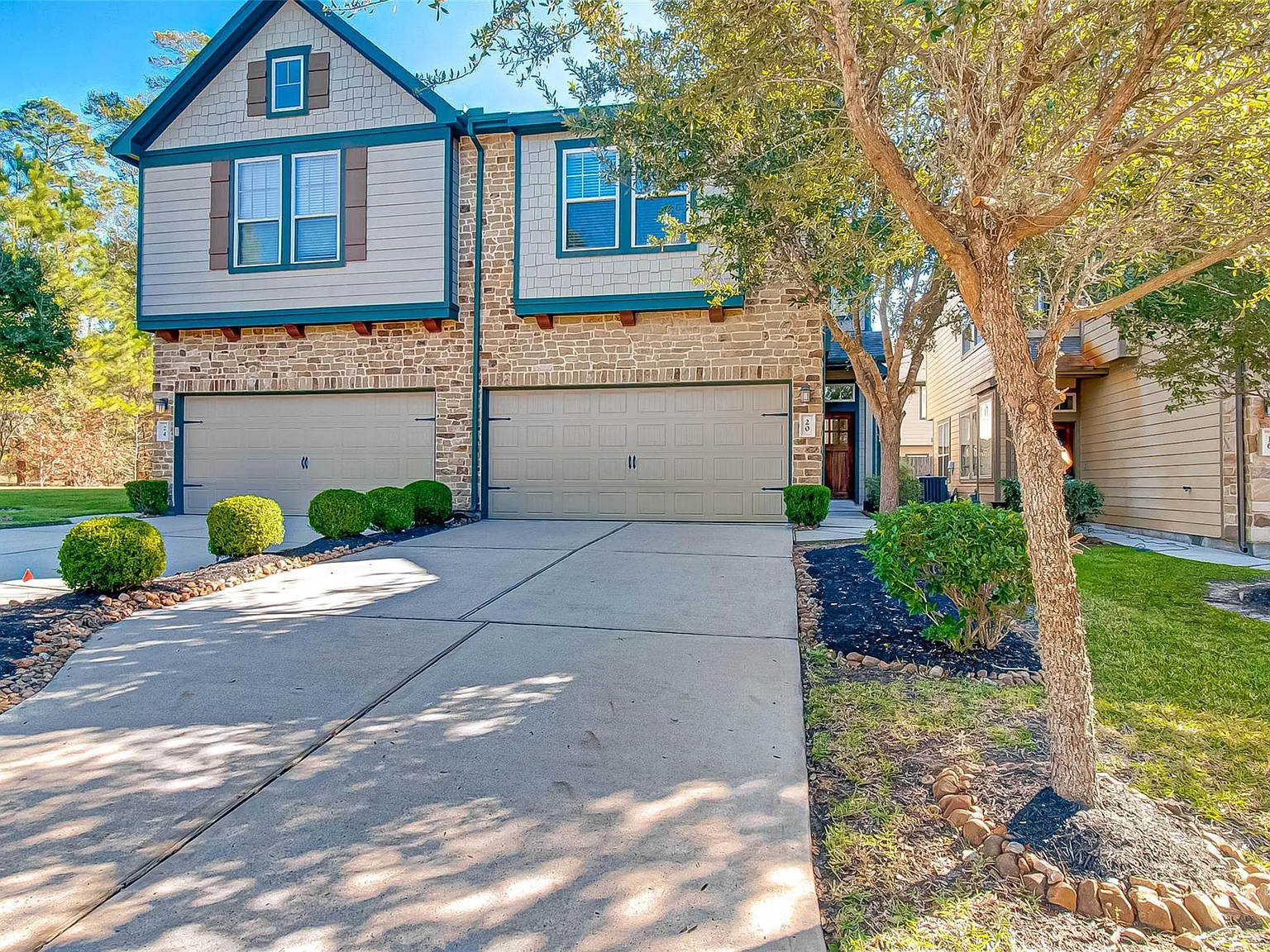 3 bed, 2.5 bath, 1949 sqft, $2,450 — Photo 1