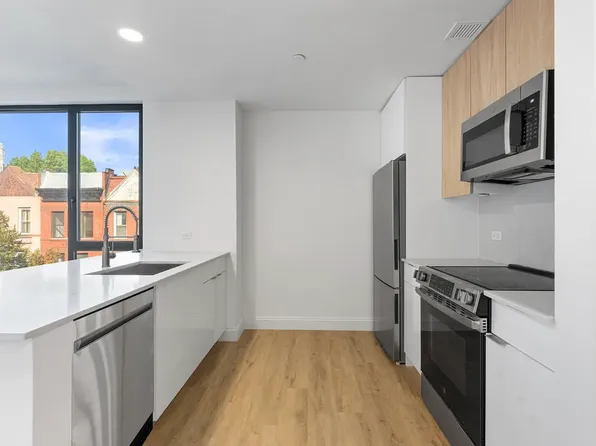 300 West 136th Street image 7 of 20