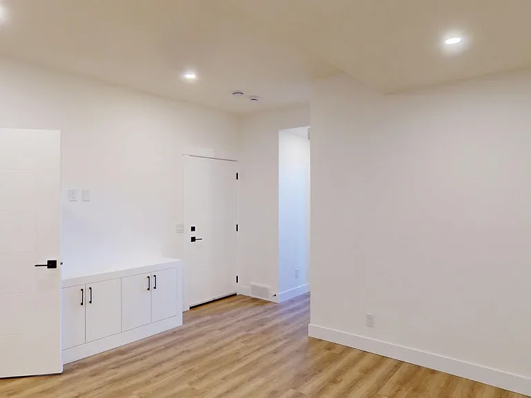 3555R 21st Ave SW — Photo 11