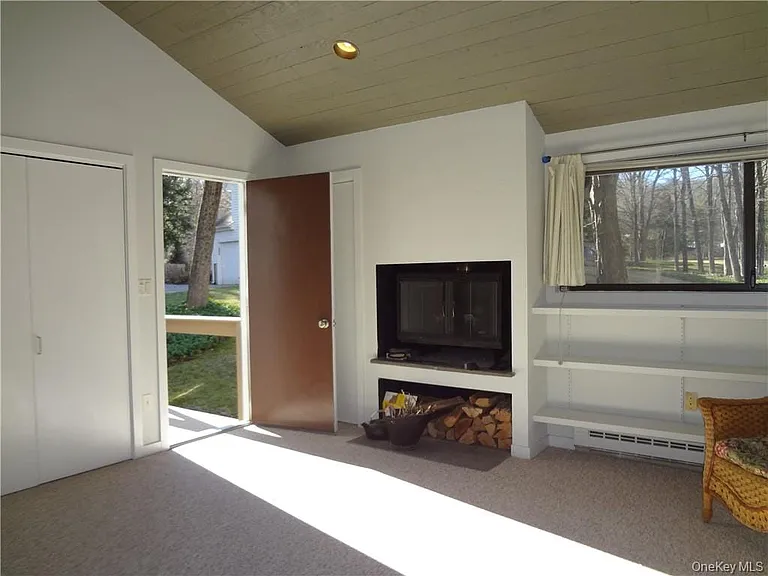 10A Clearwater Ln — Photo 4