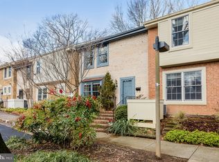 2119 Golf Course Dr, Reston, VA 20191