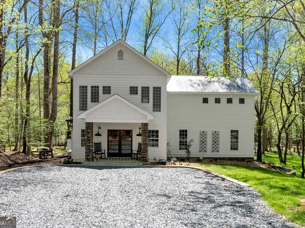 1040 Golden Ave, Dahlonega, GA 30533