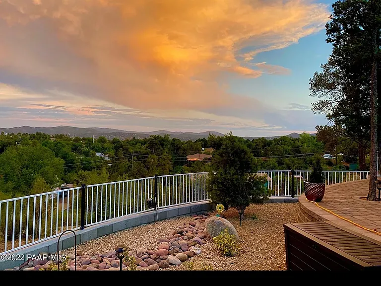 608 La Paloma Ln — Photo 11