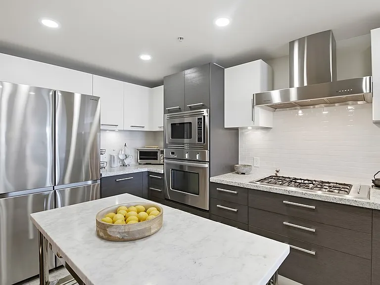 1431 Pac Hwy #415 — Photo 20