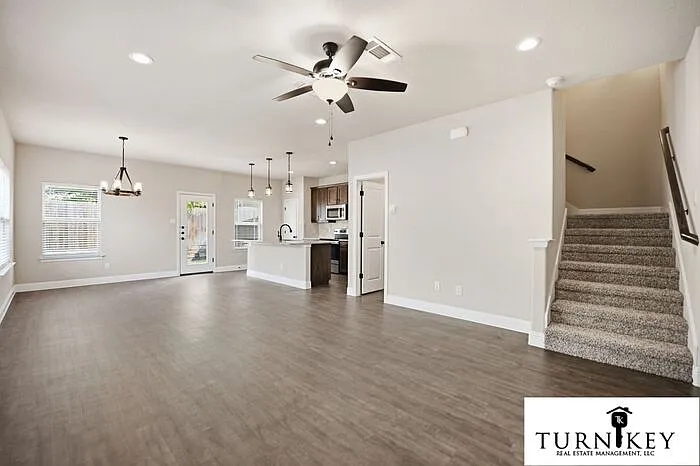 3 bed, 2.5 bath, 1505 sqft, $1,995 — Photo 3