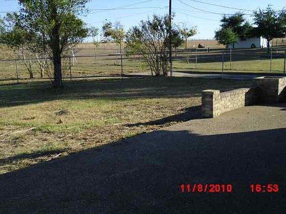 5th image of 329 Valley Dr