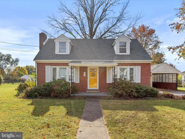 324 Carlton Ave, Chambersburg, PA 17201