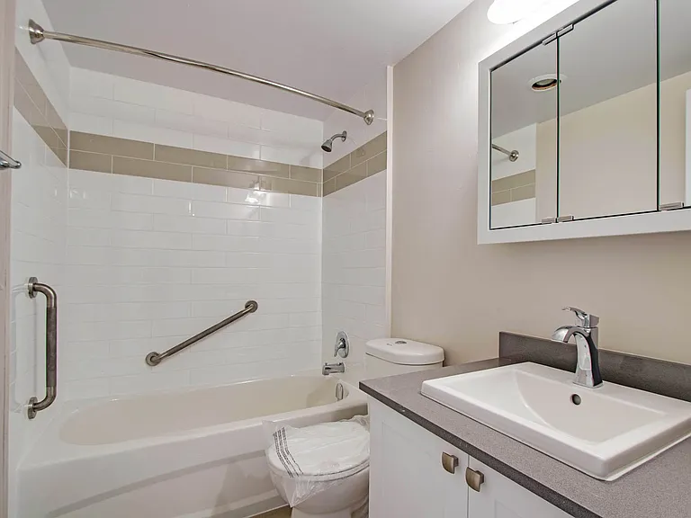 80 Forest Manor Rd — Photo 5