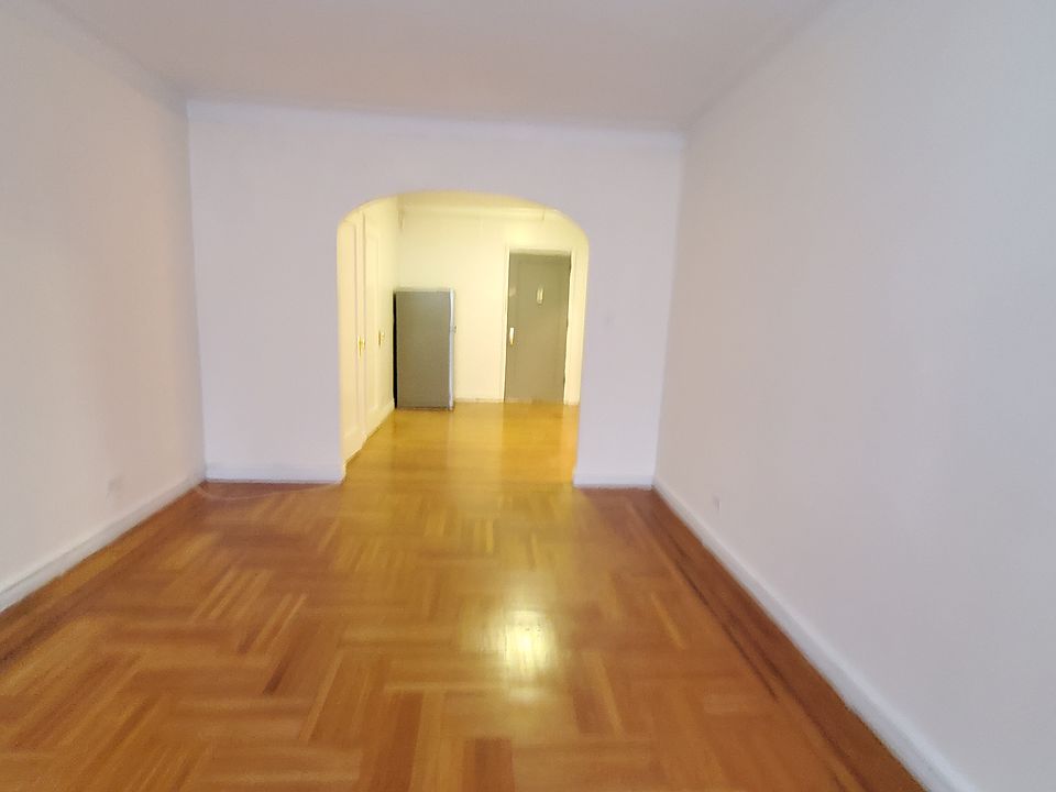 Building Photo 3