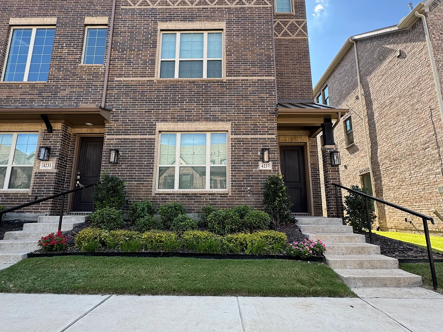 4237 Shavano Dr — Photo 1