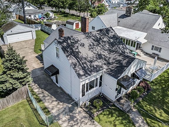 2nd image of 1009 Pasadena Ave