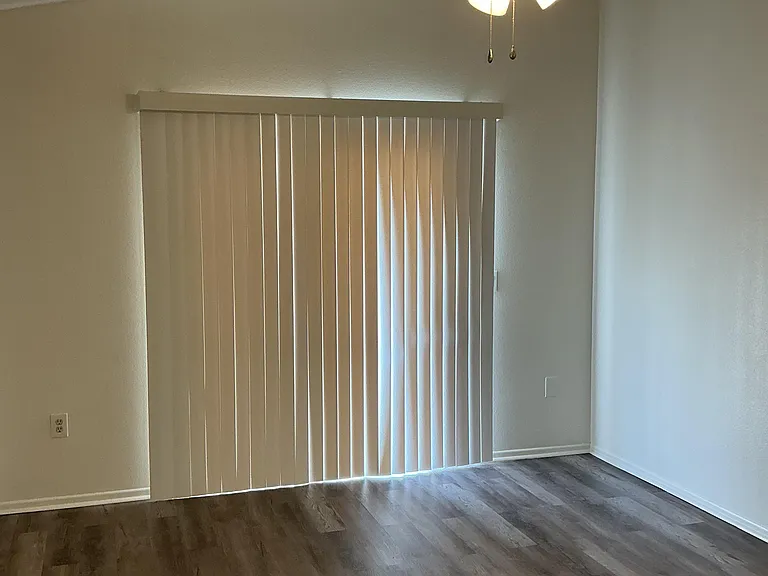 1044 Winterberry Ln — Photo 17