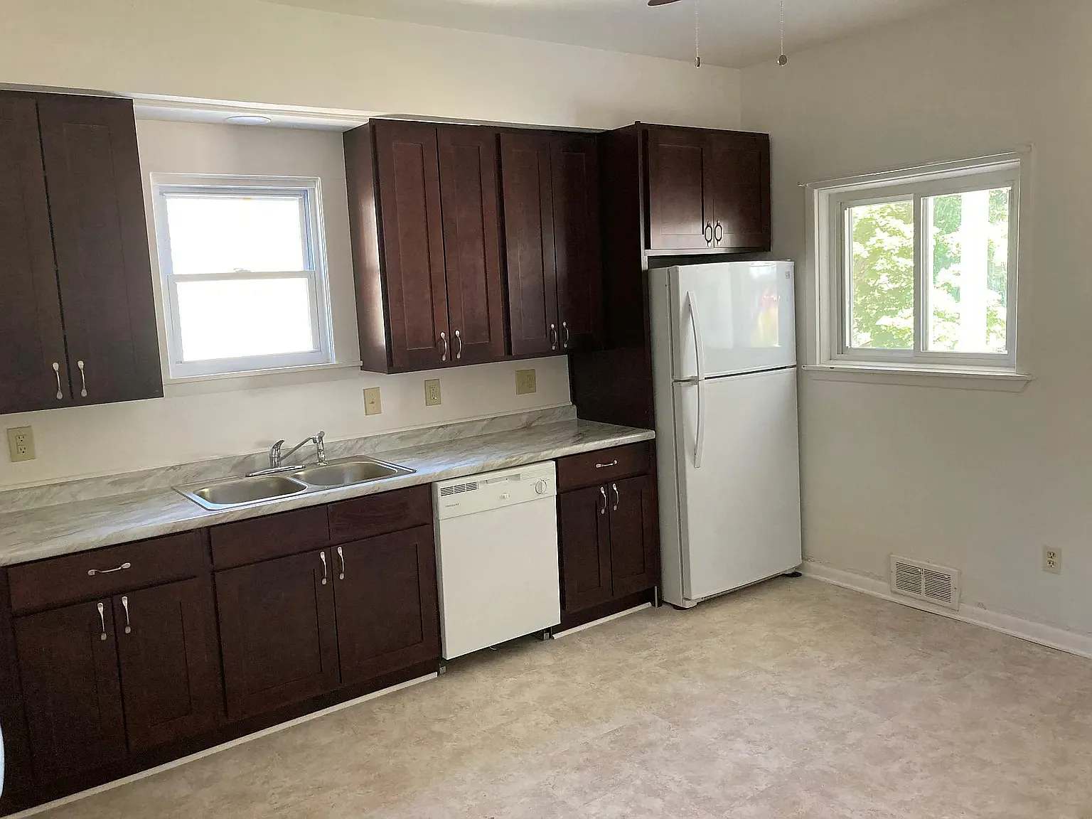 3 bed, 1575 sqft, $1,850 — Photo 3
