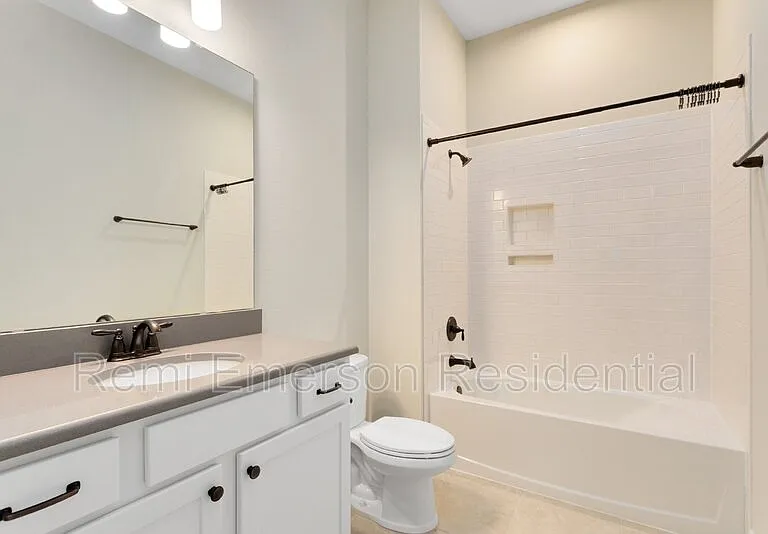 8828 Sperry St — Photo 16