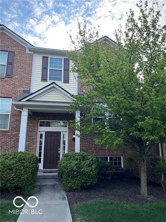 2 bed, 2.5 bath, 2113 sqft, $1,950 — Photo 2