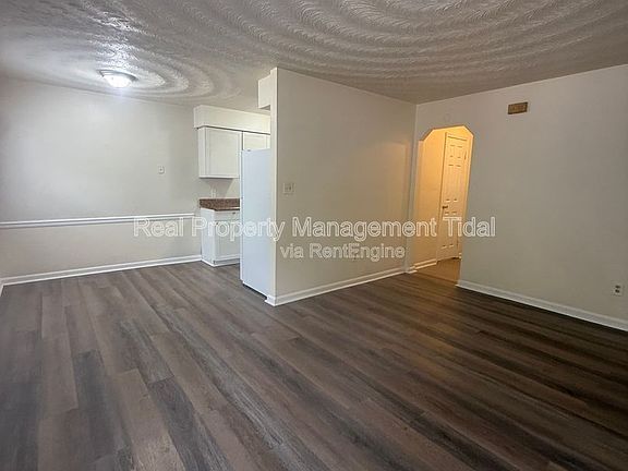 3rd image of 6255 Alexander St APT 18