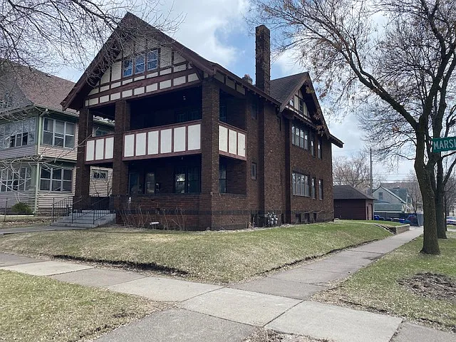 Exterior Front Corner_12212020