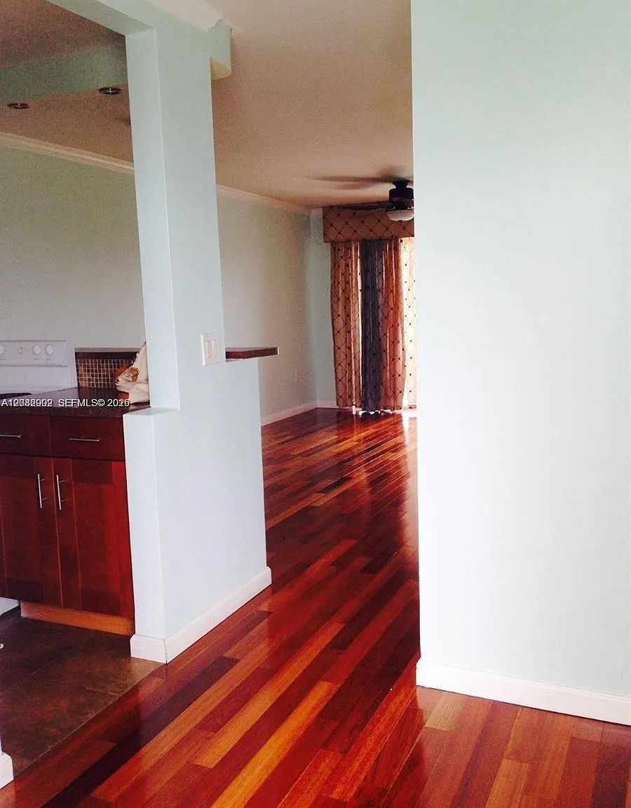 Biscayne Cove Condo — Photo 3