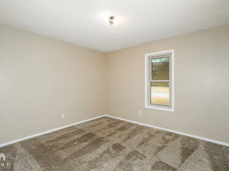 1206 W McGee St — Photo 16