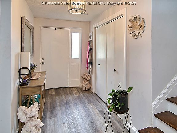 2nd image of 1081 Greenland Cir