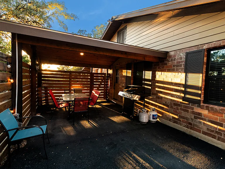 624 Hillcrest Frst — Photo 42