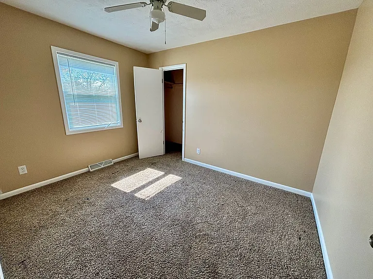 11015 Lakeview Dr — Photo 10