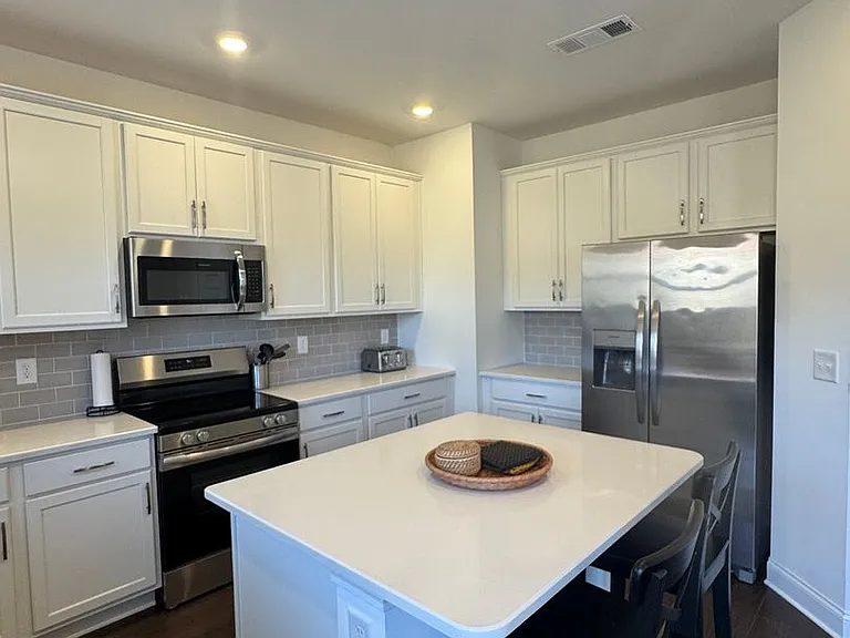 2104 Creekland View Blvd — Photo 8