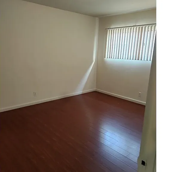 4530 Coliseum St #6 — Photo 8