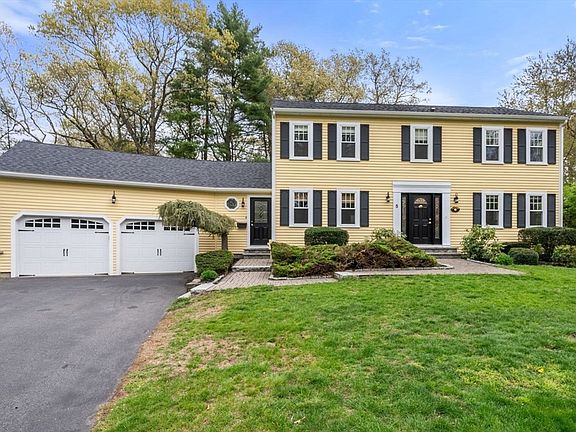 2nd image of 5 Blackhorse Ln