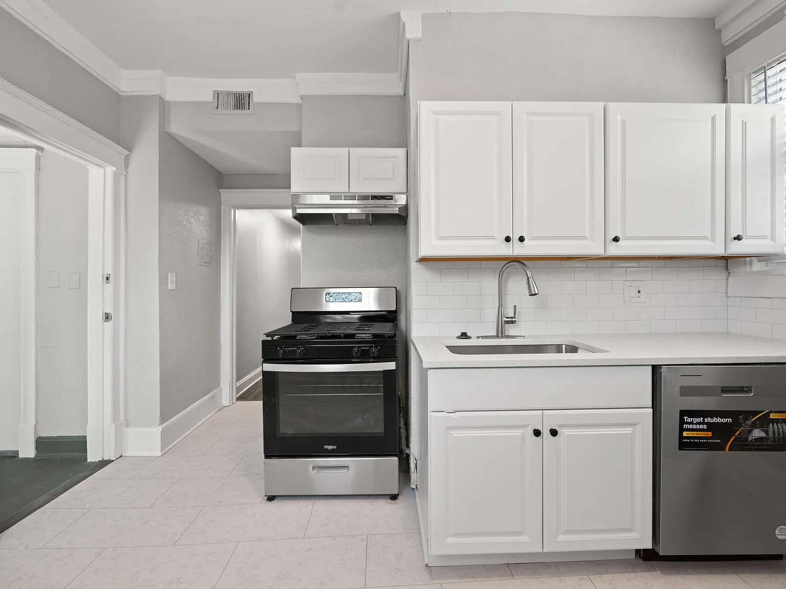 1 bed, 800 sqft, $1,295 — Photo 2