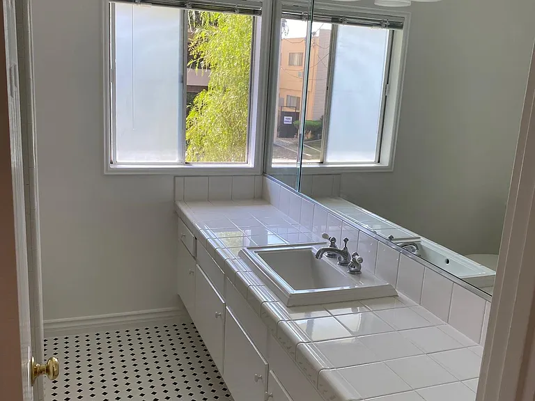 626 N Monterey St #M — Photo 16