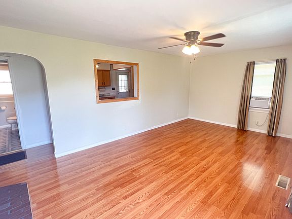 3rd image of 506 McCreary Ave