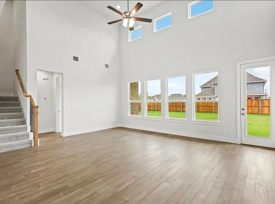 1st image of 6522 Vivian Ln