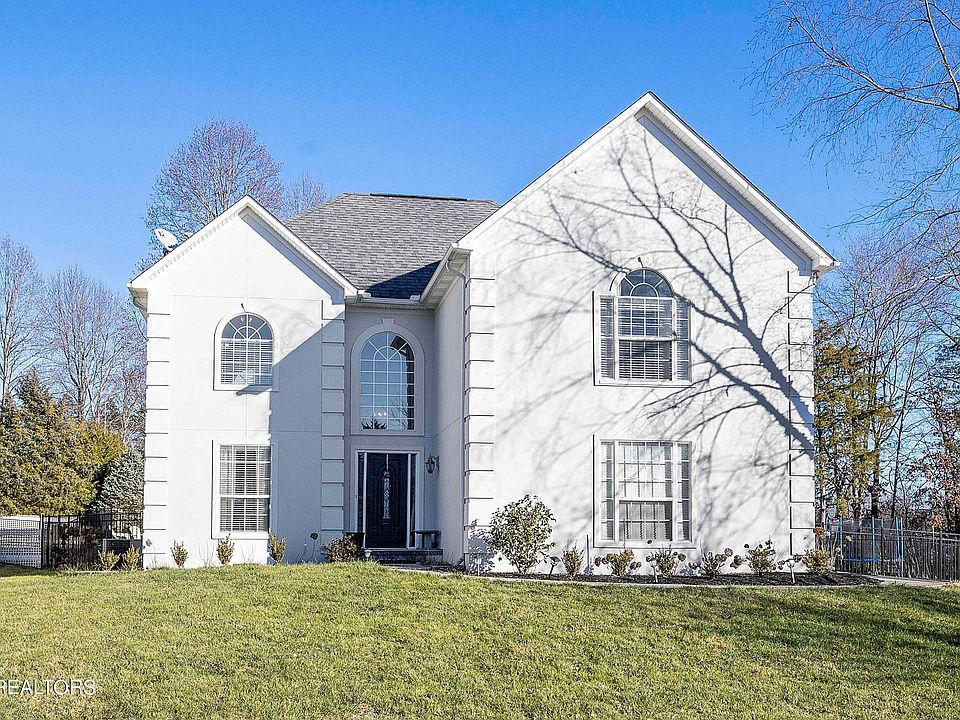 1st image of 8446 Lawnpark Dr