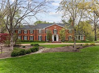 21 Log Cabin Dr, Saint Louis, MO 63124