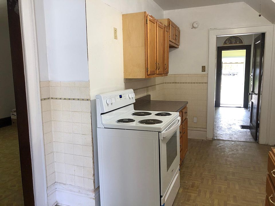 2nd image of 82 N Ogden Ave #1