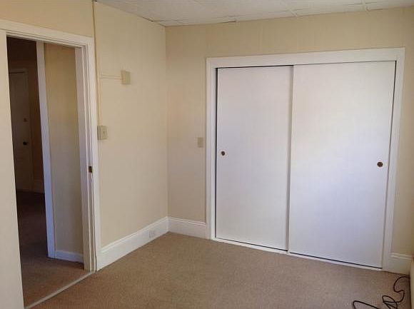 2nd image of 413 Dubuque St #3