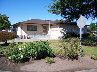 1909 Country Club Rd, Woodburn, OR 97071