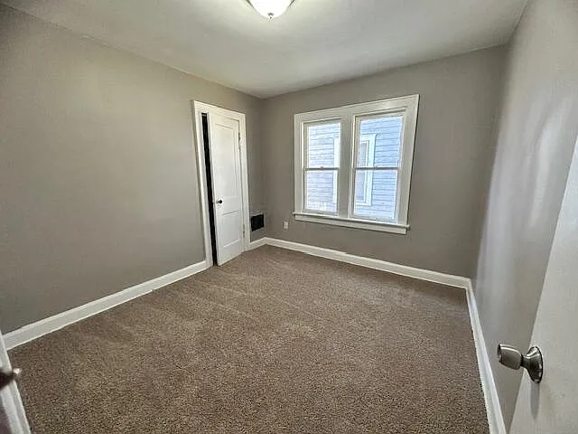 499 S Ogden Ave — Photo 6