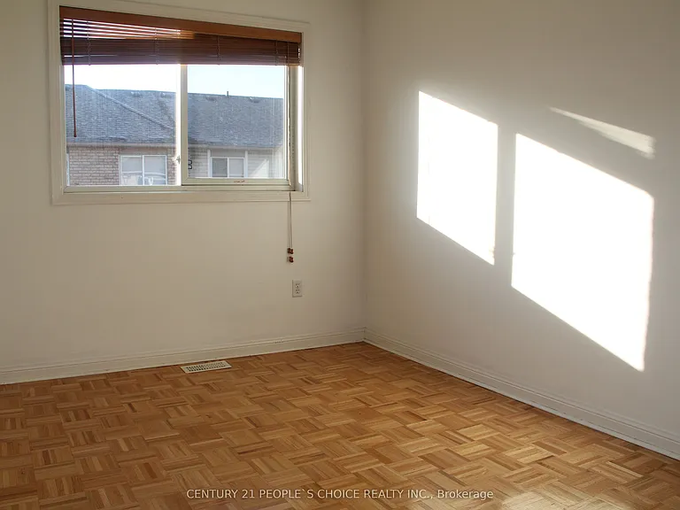 80 Acorn Pl #21 — Photo 11