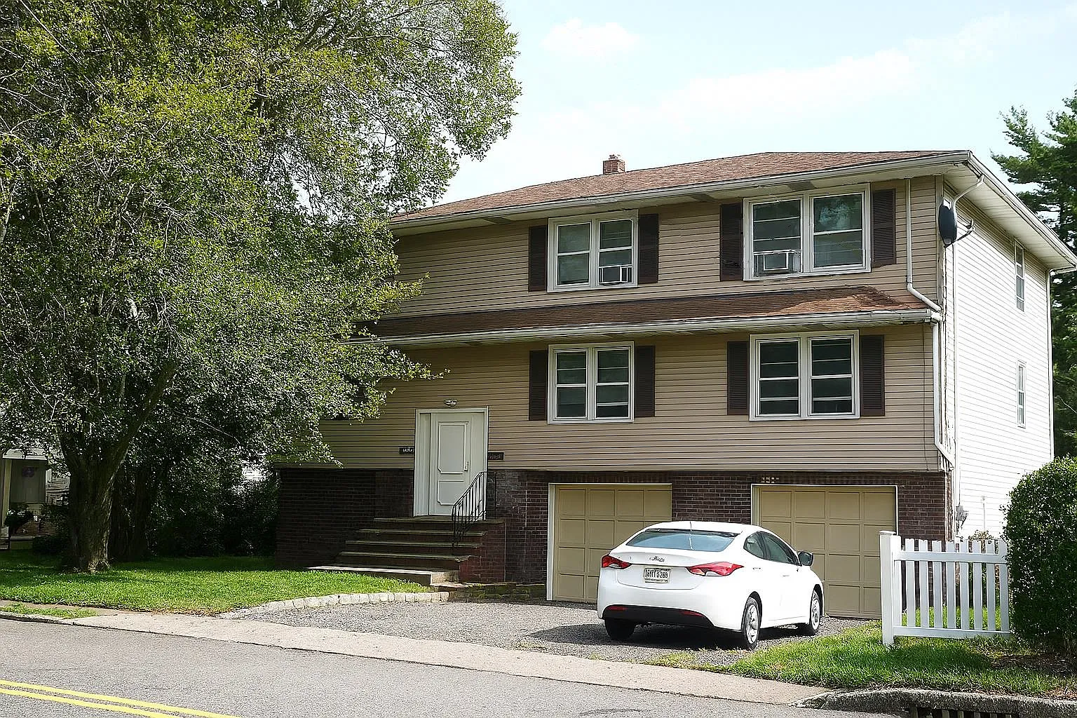 85 Grove St — Photo 1