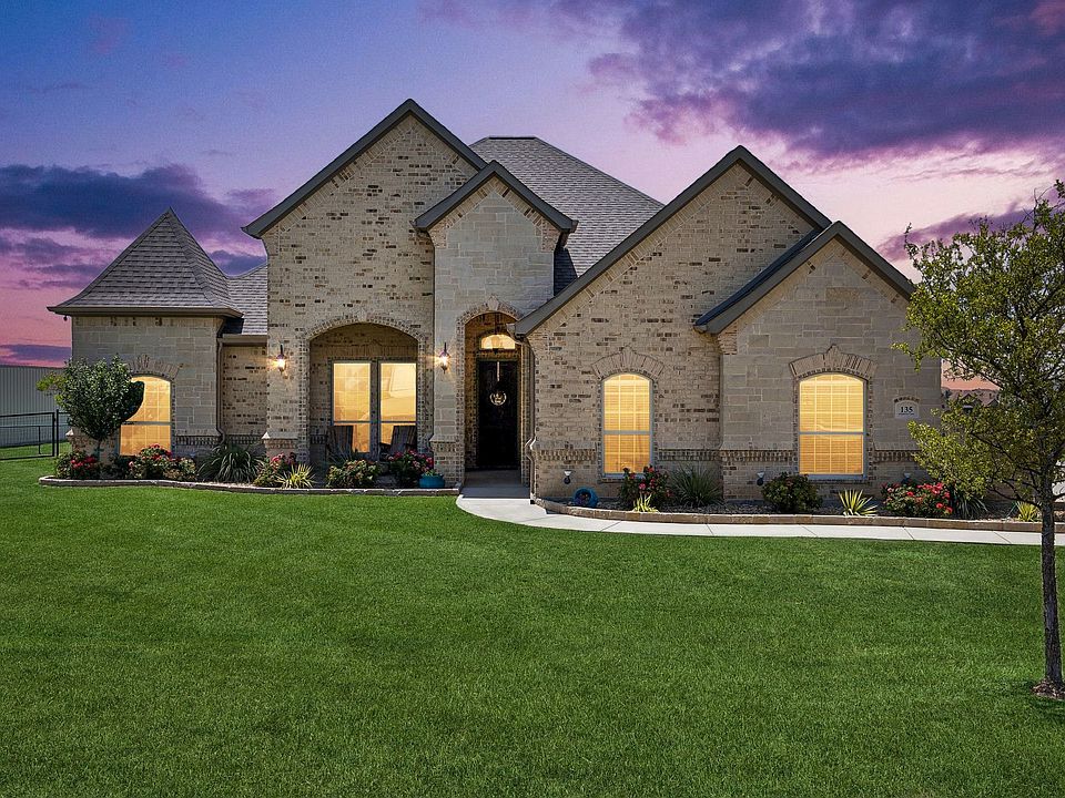 1st image of 135 Stanford Ln