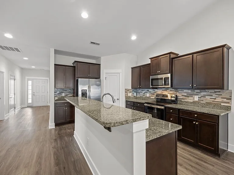 1619 Riverwalk Dr — Photo 2