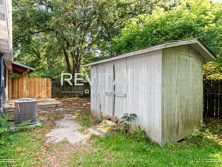 James Street Duplex — Photo 24