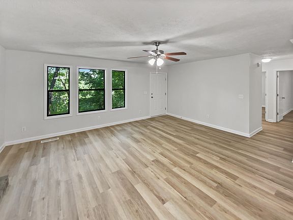 3rd image of 764 Chestnut Cove Trl #20566